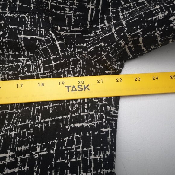 Cleo Petites Ladies Made in Canada Black & Cream Pattern Lined Coat - Picture 8 of 10